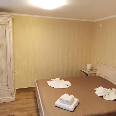 Villa в хаджи марковата - град *